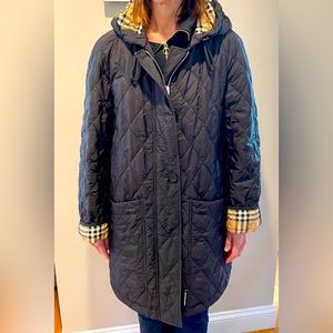 PRICE DROP FOR BURBERRY🙀 BURBERRY Quilted Jacket perfect for spring weather☔️